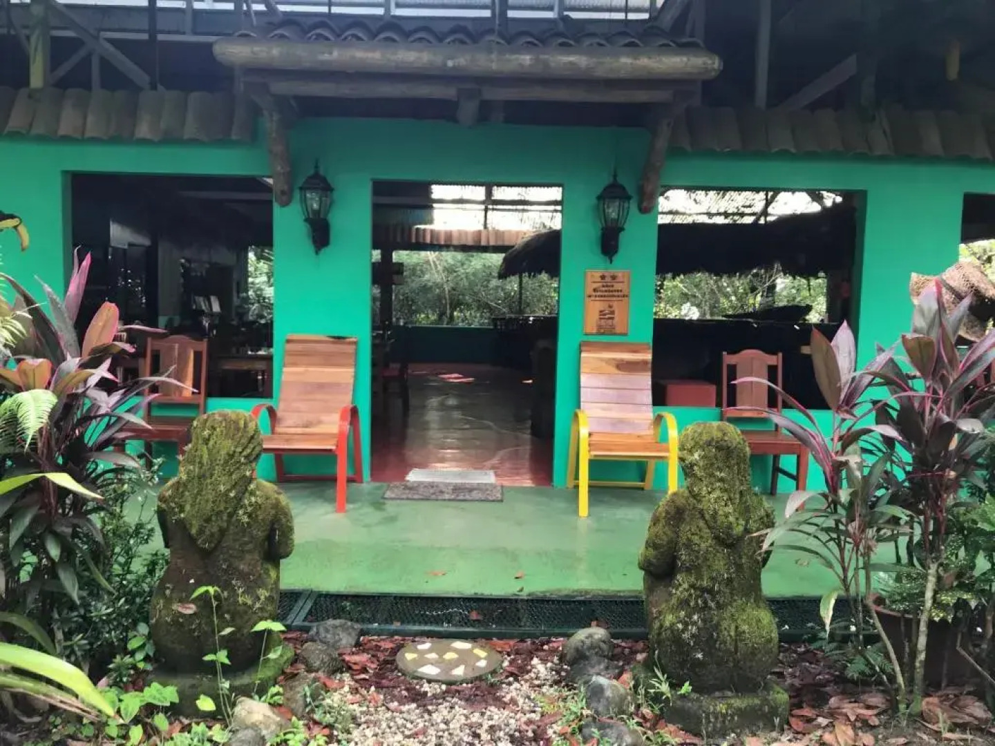 Palapa Hut Hostel & Camping