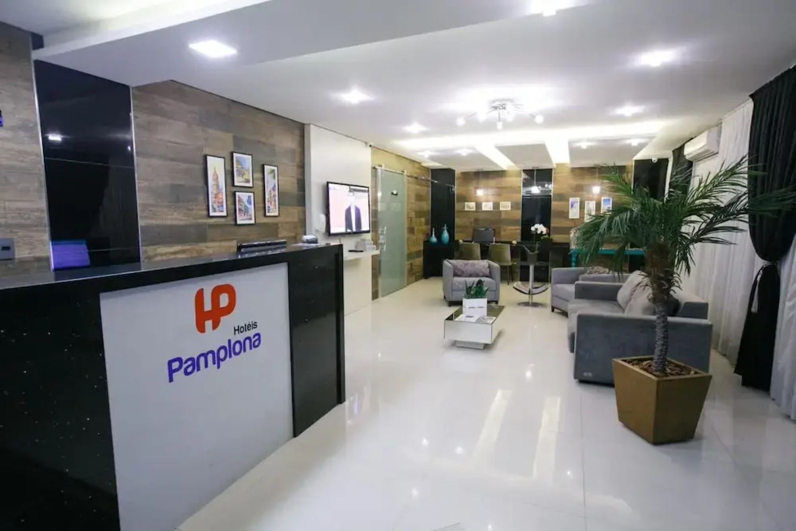 Pamplona Hotel