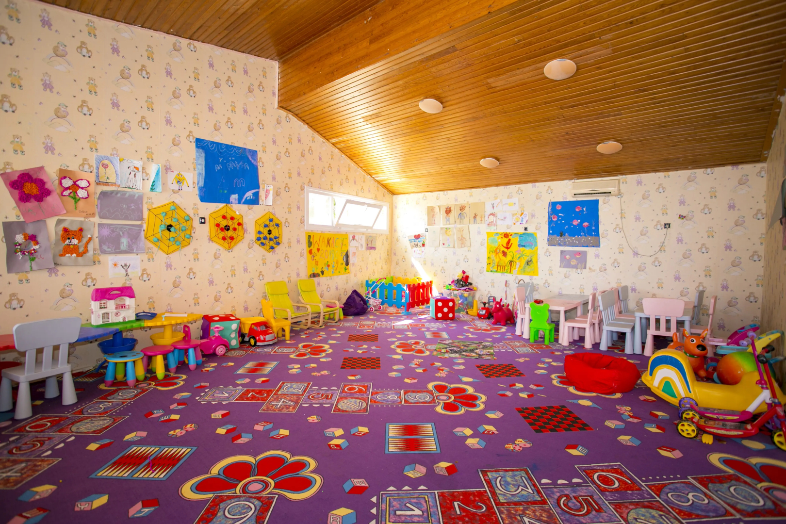 Elenite Holiday Village