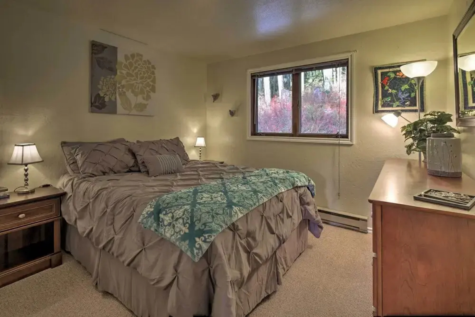 Cozy Retreat w/ Fire Pit - Near Mendenhall Glacier