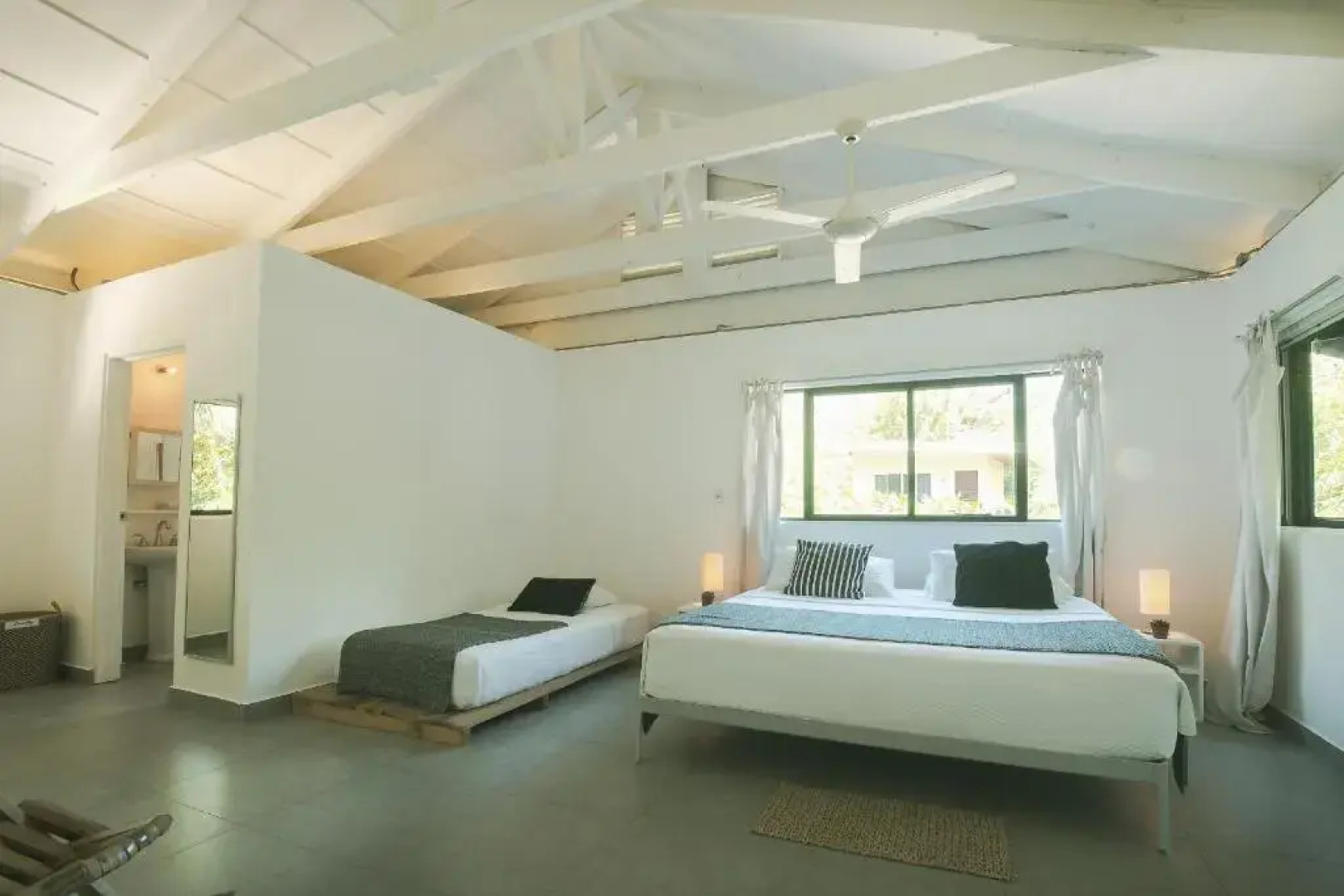 La Negra Surf Hotel & Soda