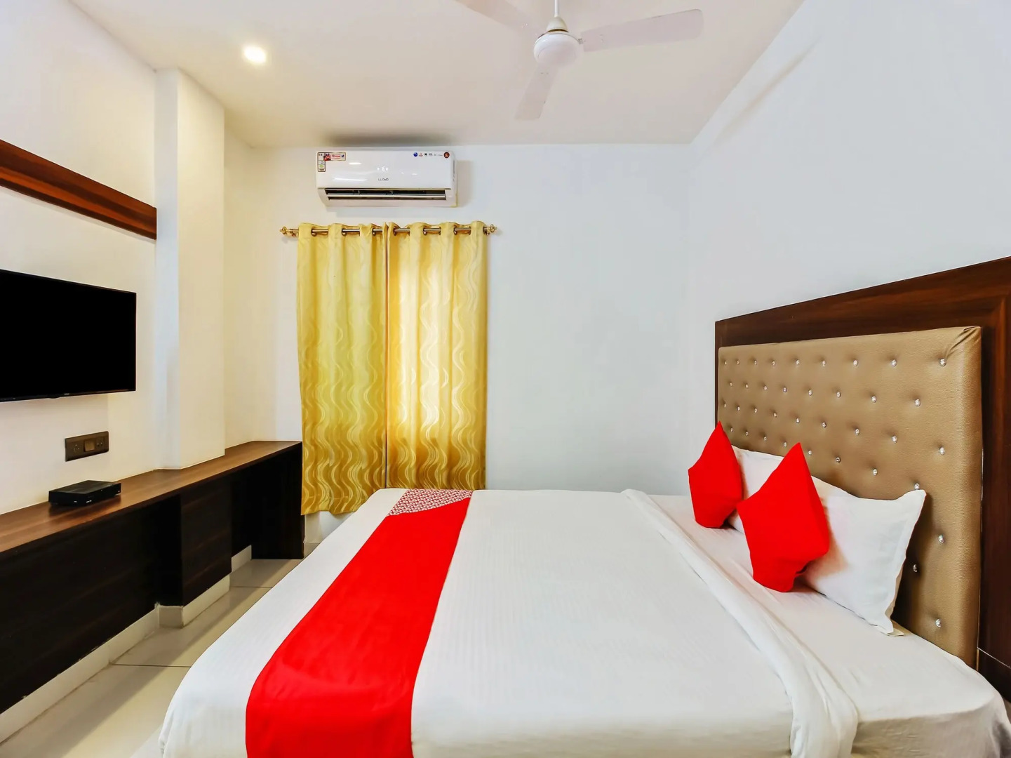 OYO 29131 Hotel MN Grand