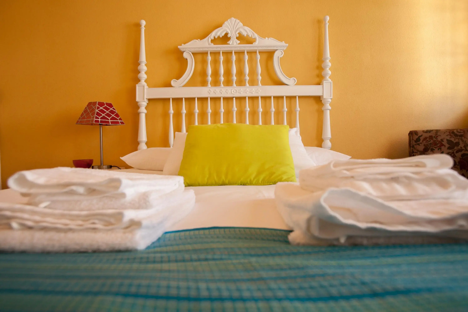 Ericeira Chill Hill Hostel & Private Rooms - Peach Garden