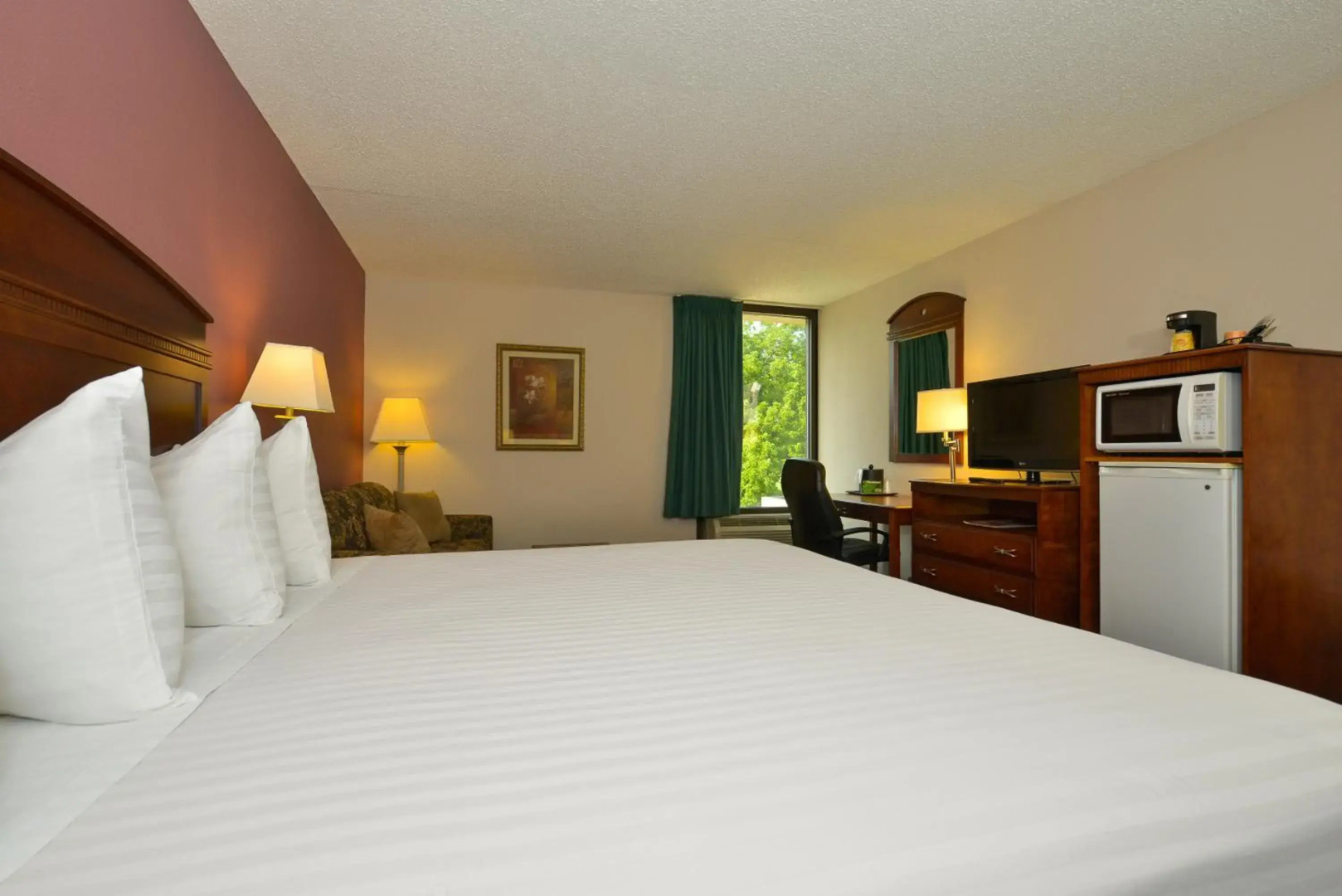 Greenstay Hotel & Suites