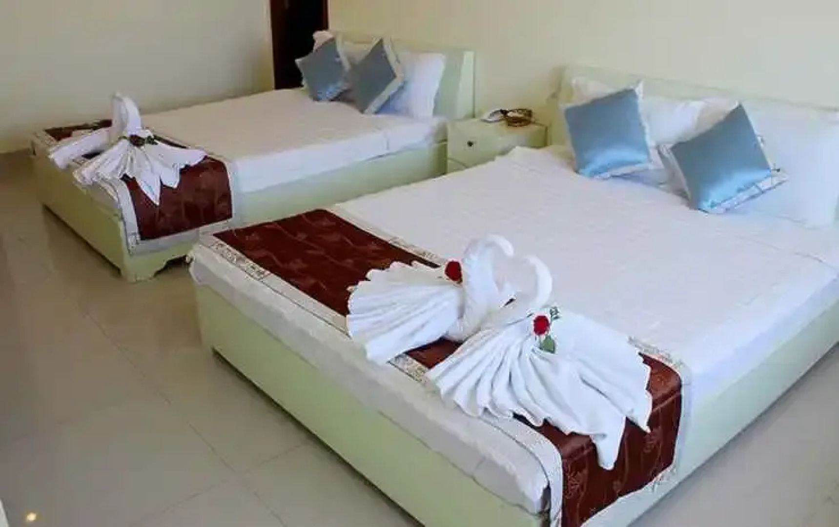 Khách sạn Huỳnh Tấn 2