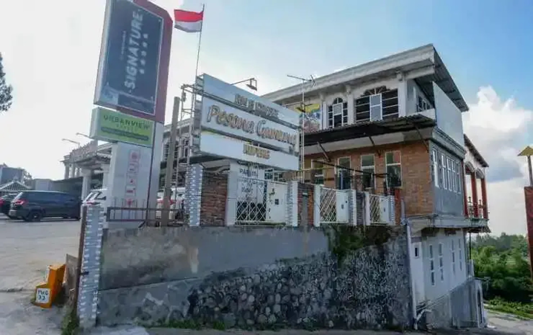 Urbanview Hotel Mountain Palace Kopeng