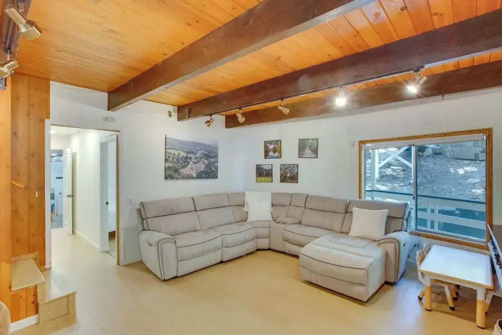 Charming Lake Arrowhead Cabin w/ Deck & Game Room!