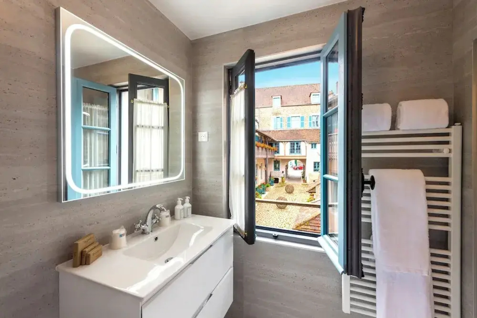 Hôtel de la Poste à Avallon, Bourgogne