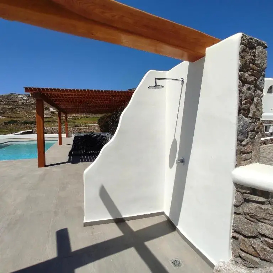 Avalon cosy apartments Kiku studio for 2 with shared swimming pool