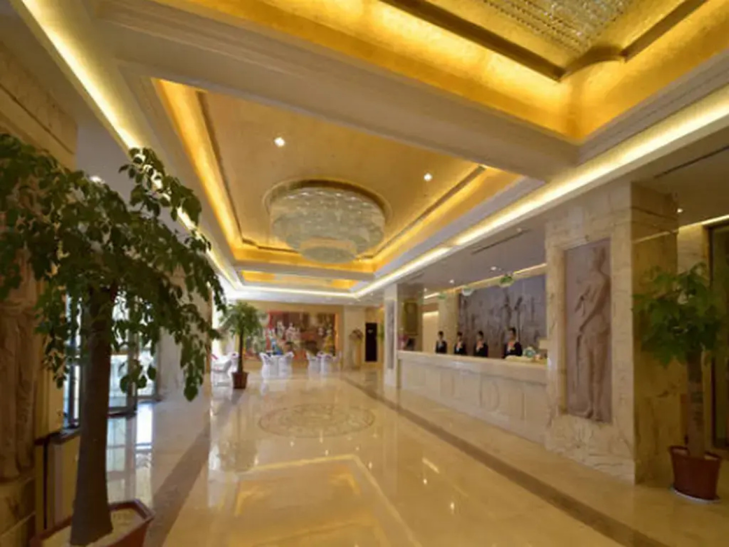 Vienna International Hotel (Zhumadian Huayuan Xuefu)