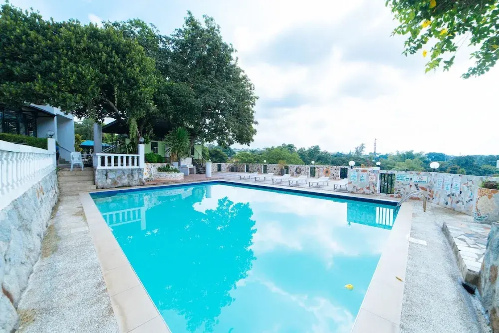 RedDoorz Plus @ Altaroca Antipolo