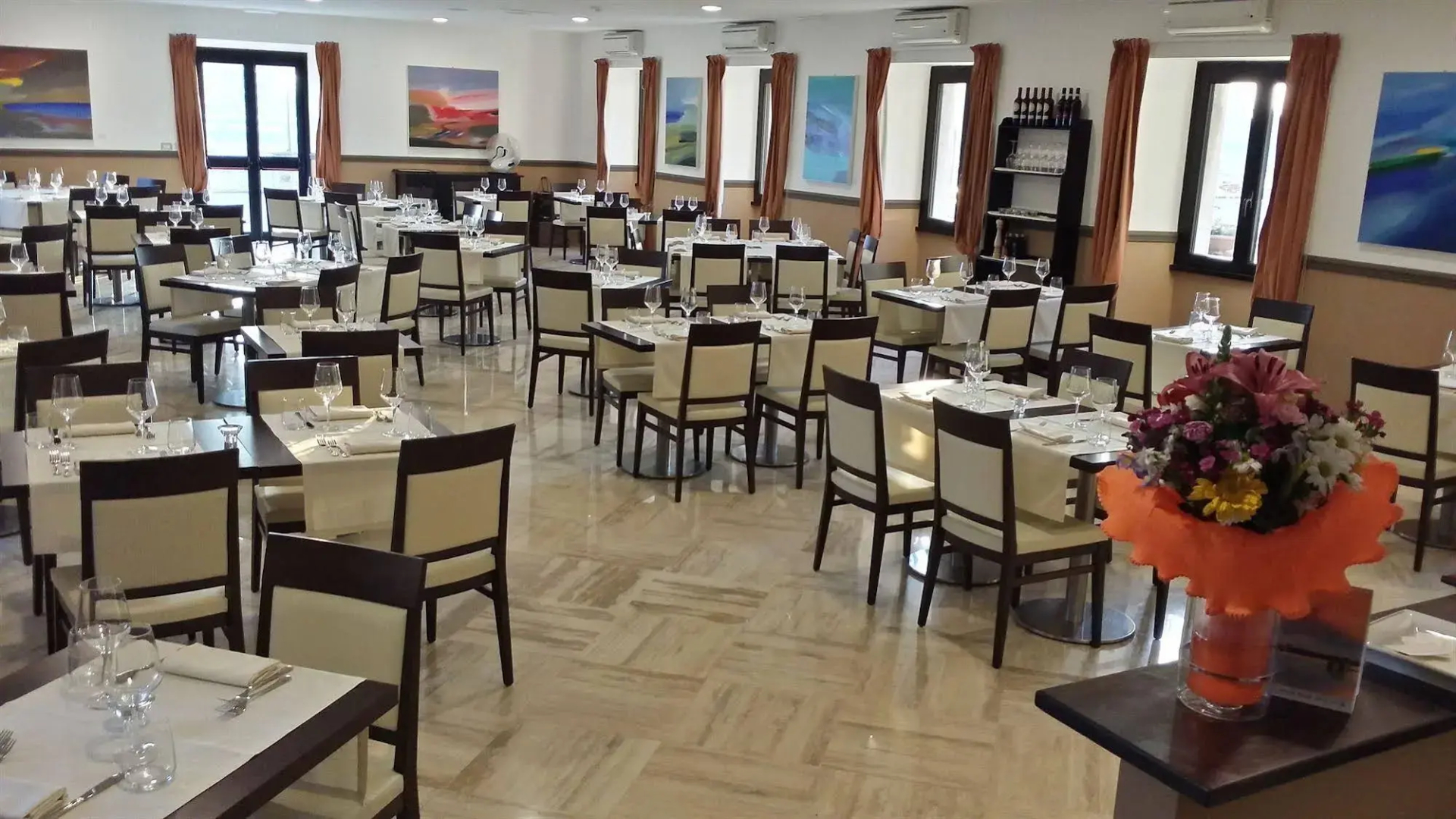 Regal Park Hotel