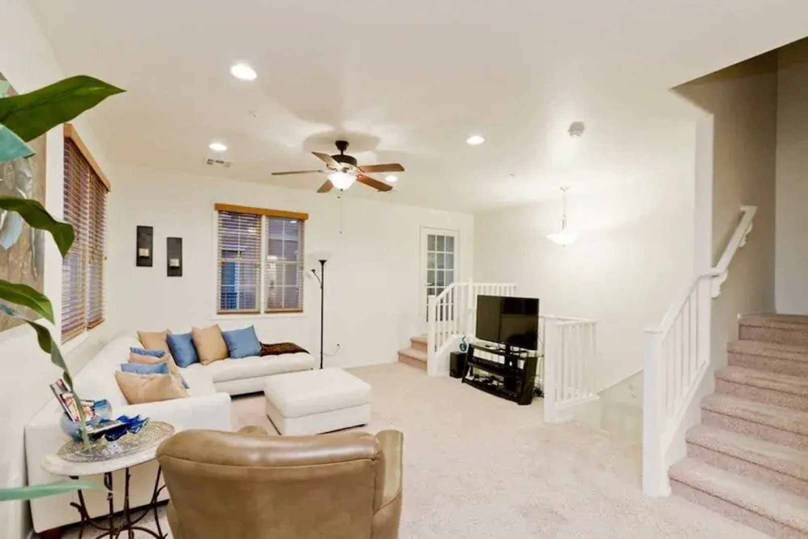 Morning Glory 3 BR by Casago