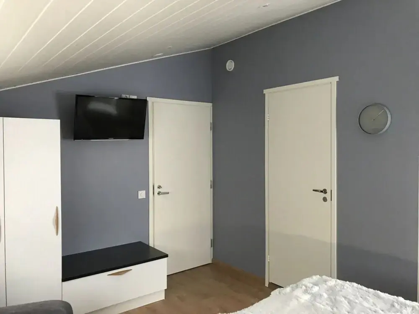Iisakki Guest House