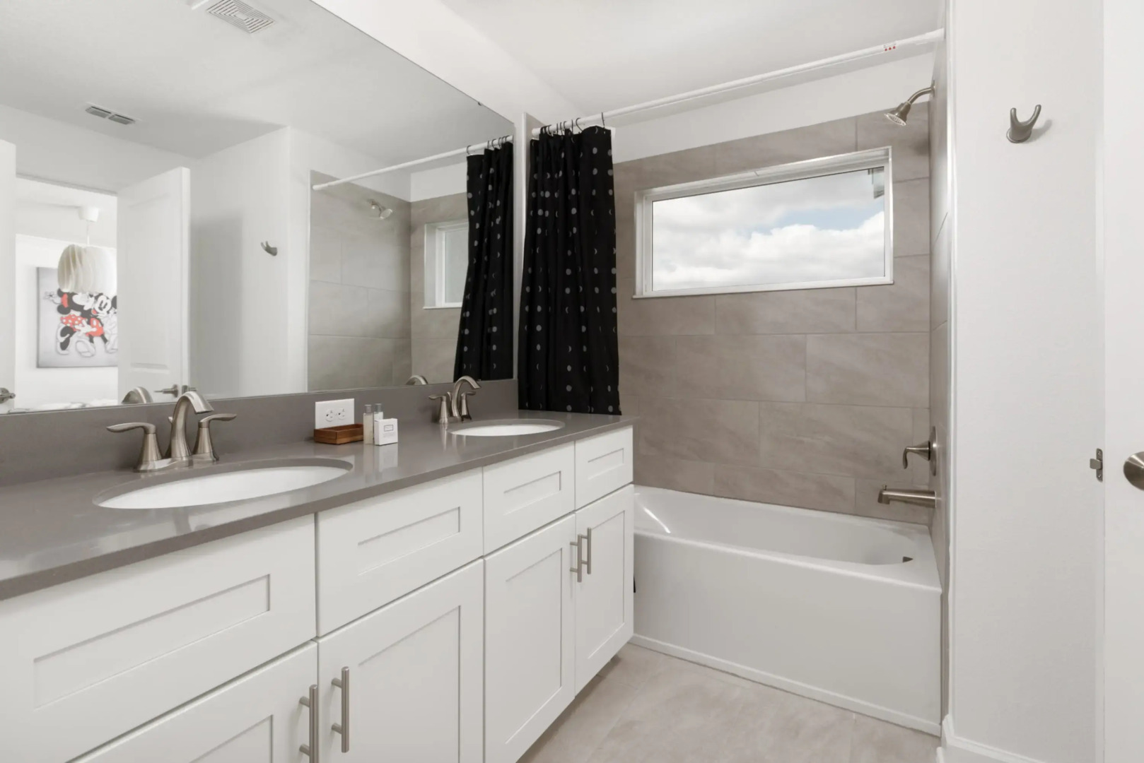 Chic townhouse with private pool near Disney