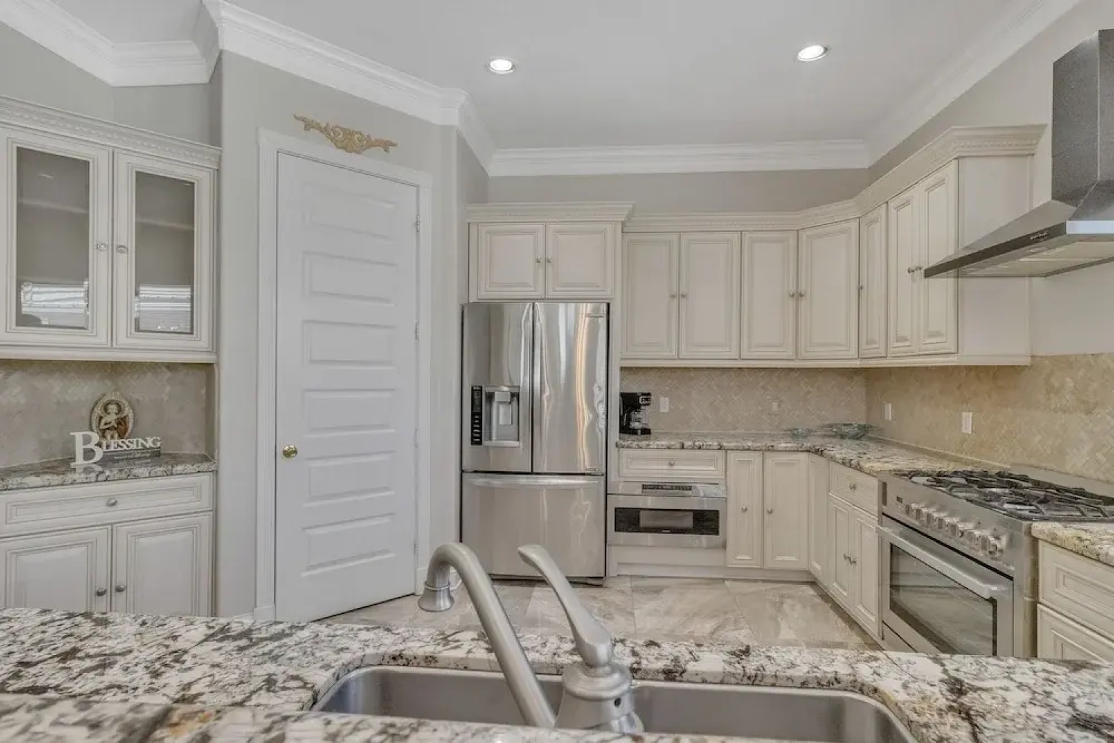 Charming 2 Story Retreat 2 Bedroom Home by RedAwning