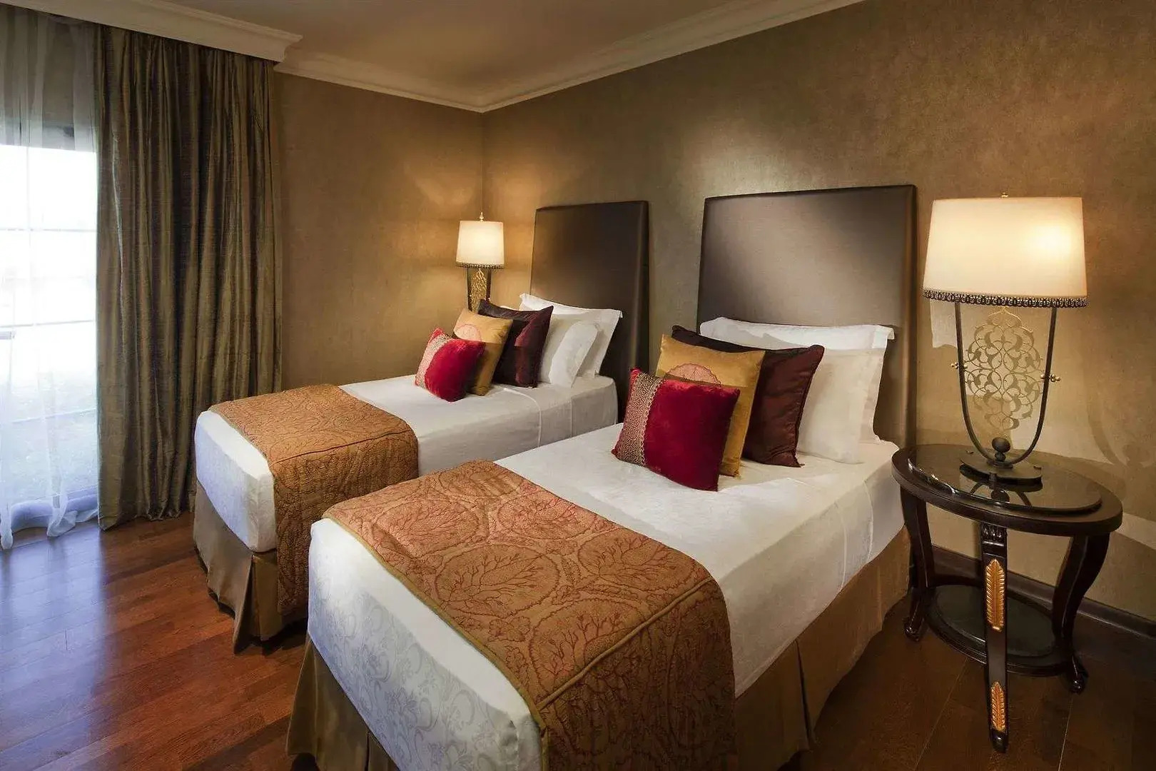 Отель Jumeirah Zabeel Saray Dubai