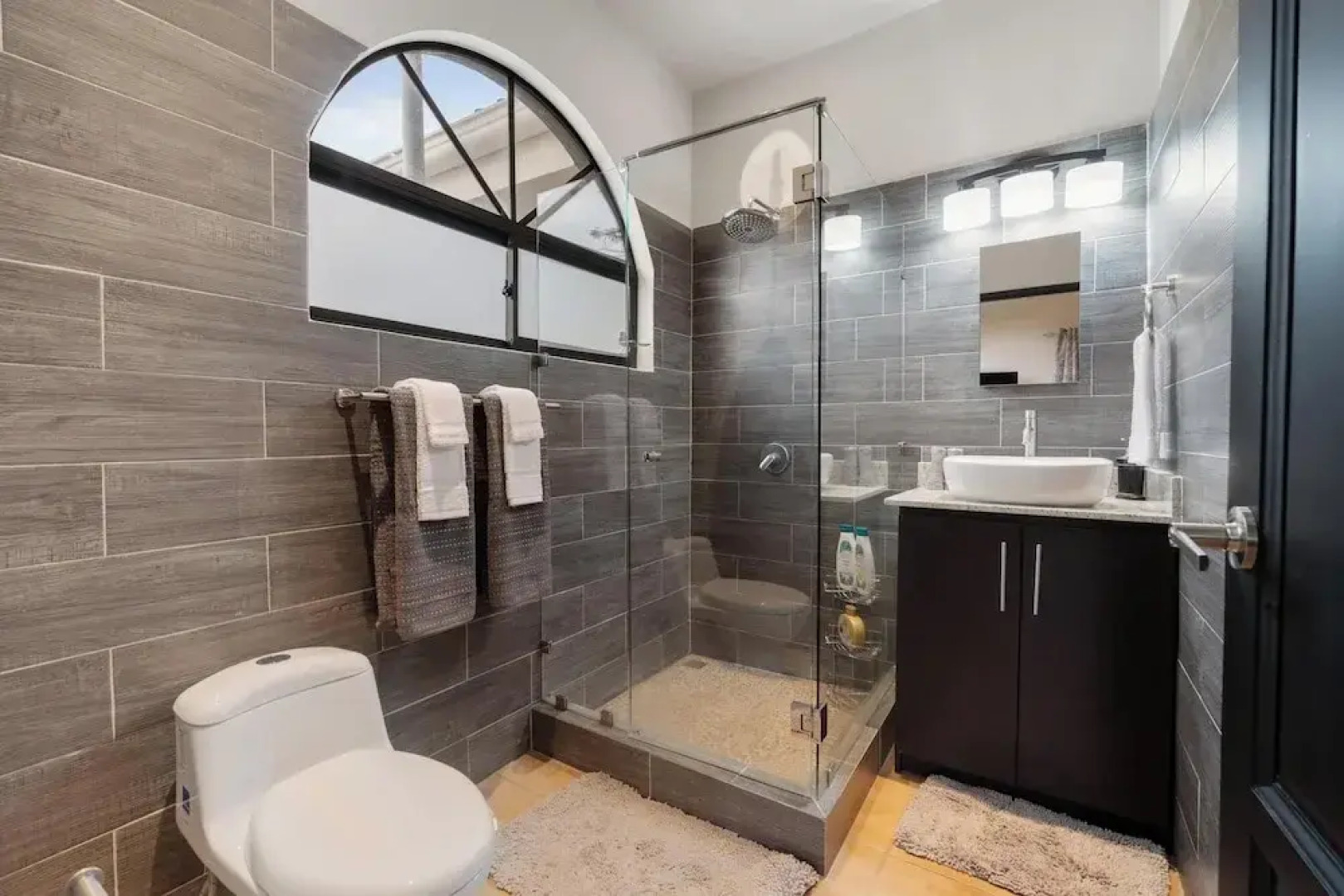 Suite 4 - Sloth Pool&Beach 3 BR Condo