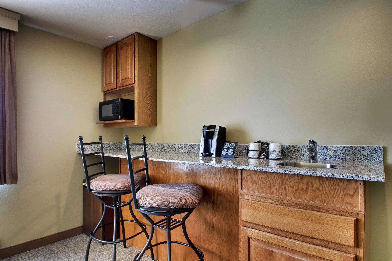 Best Western West Hills Inn