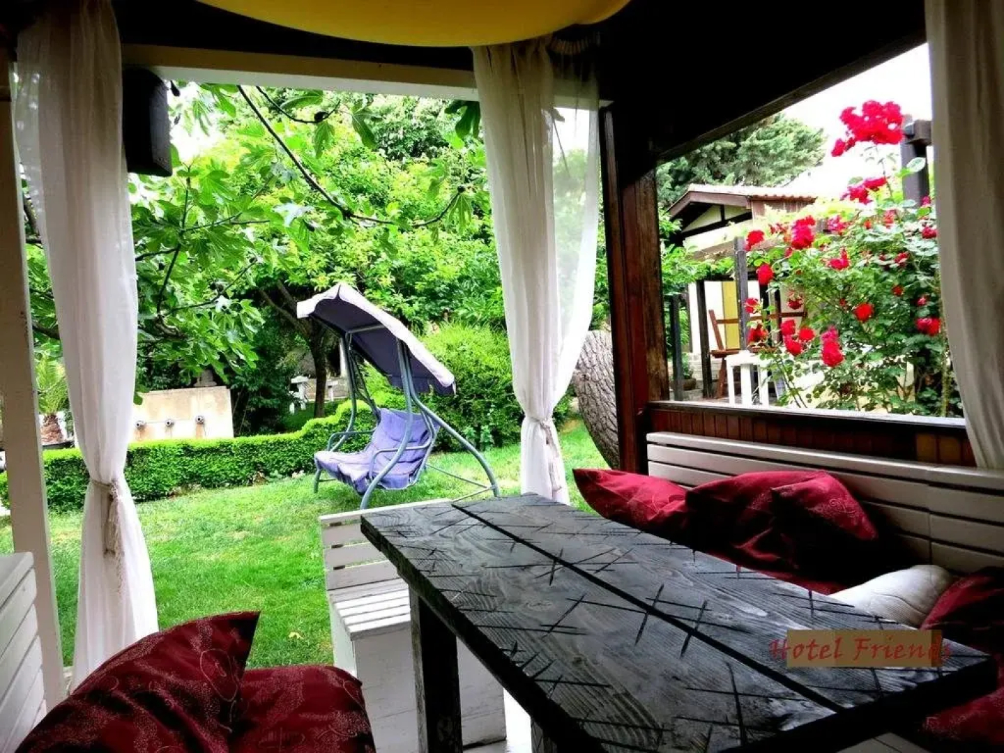 Friends Hotel