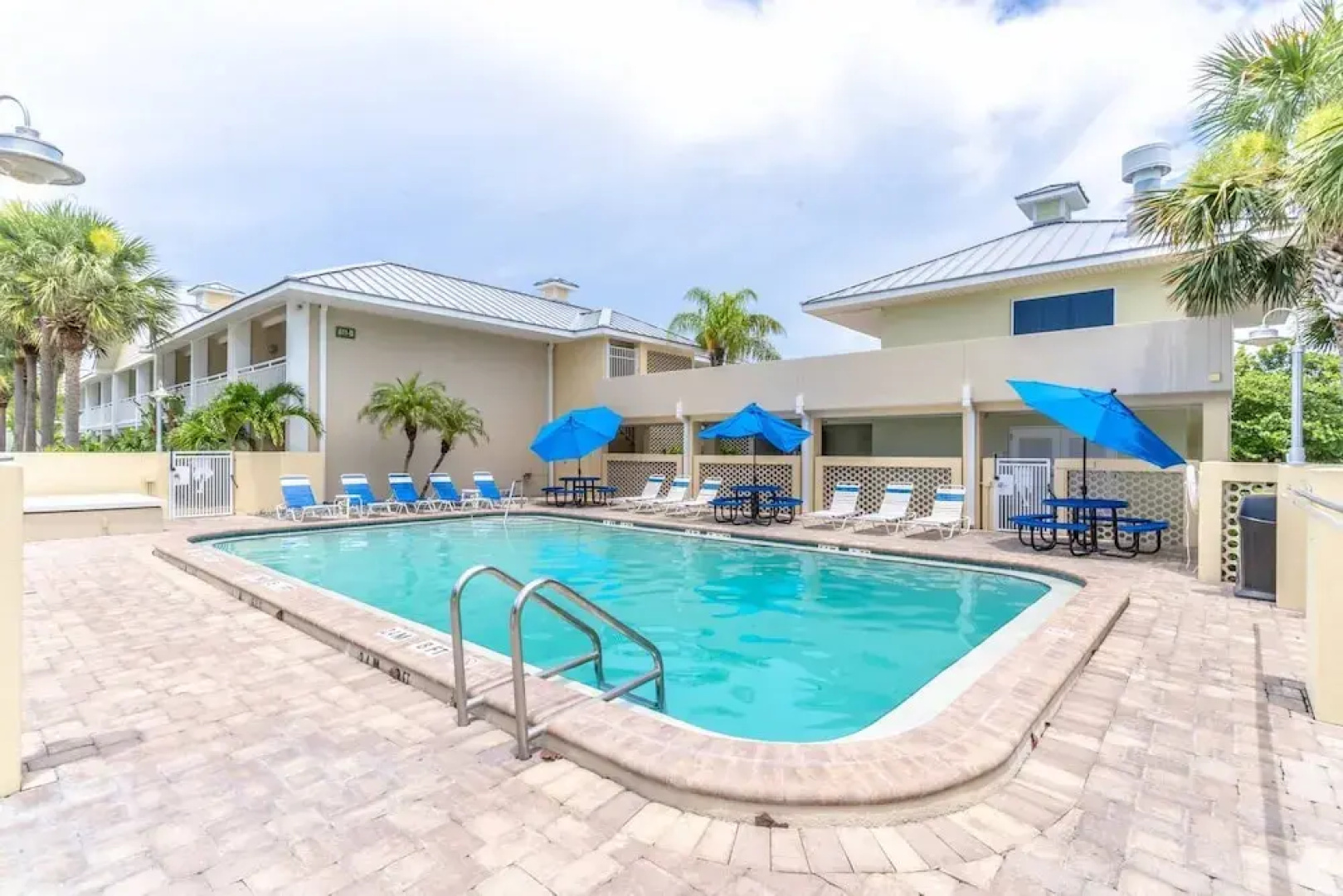3260 Little Harbor