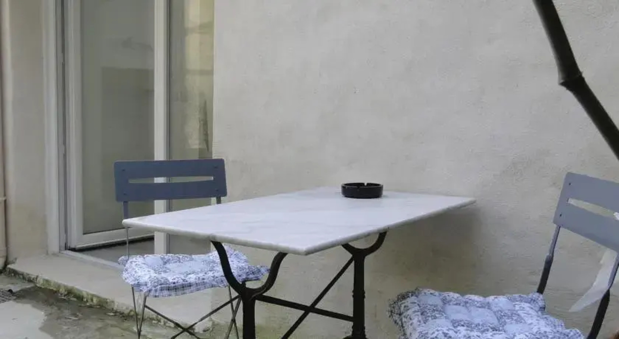 Côté Cour Saint Jacques