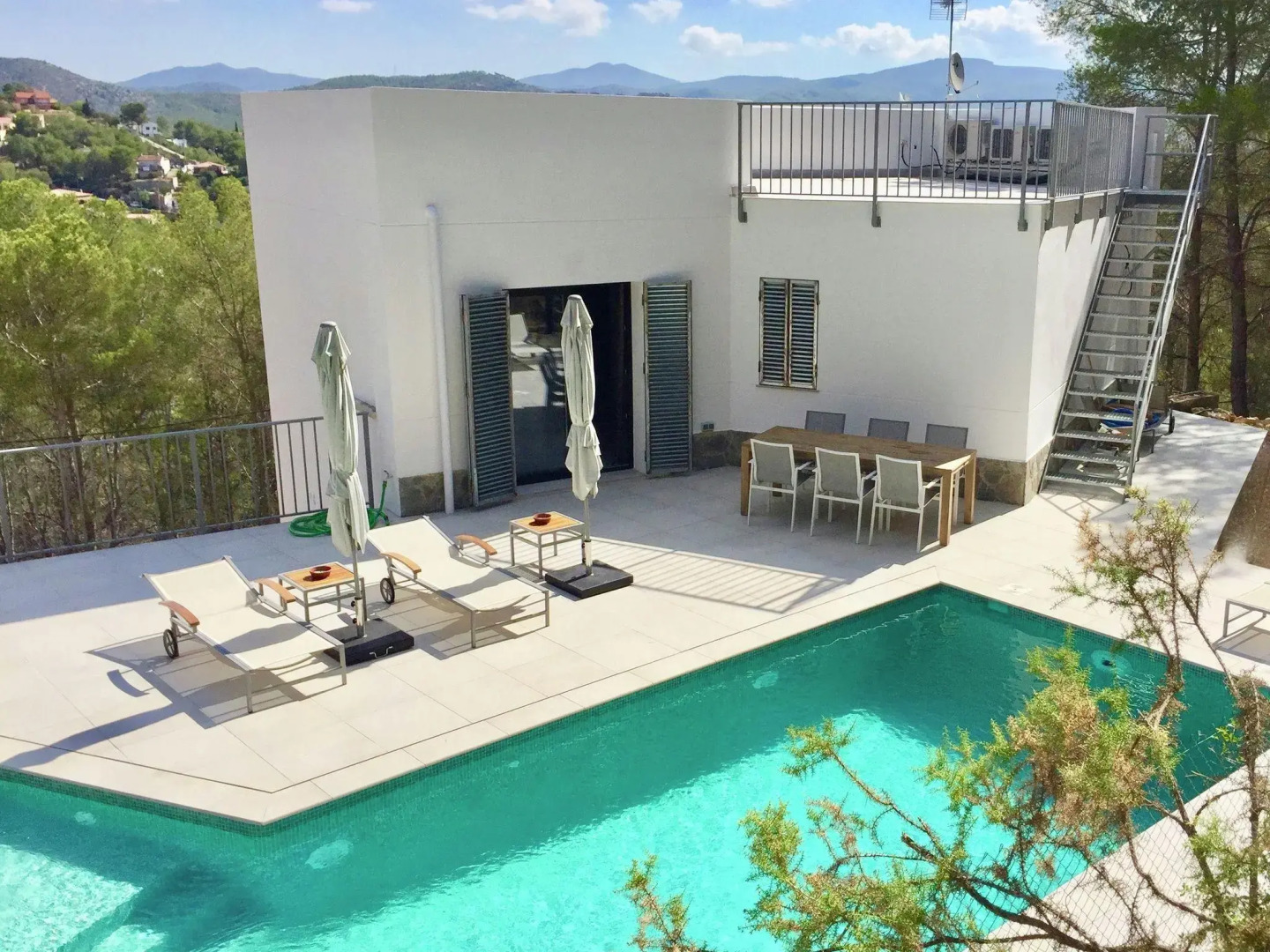 Luxurious house with private pool and fantastic view for 6 people in Olivella