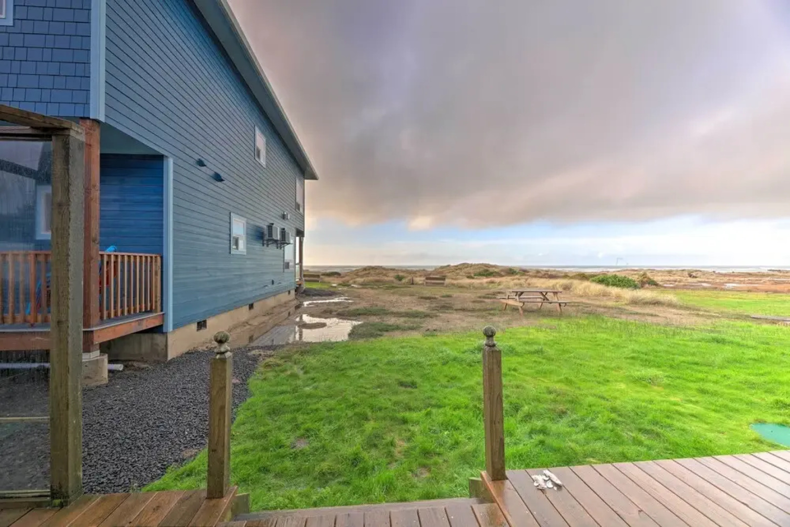 Sanderling Sea Cottages, Unit 3 w/ Private Balcony