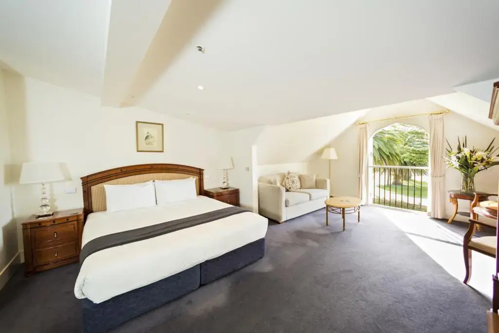 Seahorse Inn Hotel & Villas