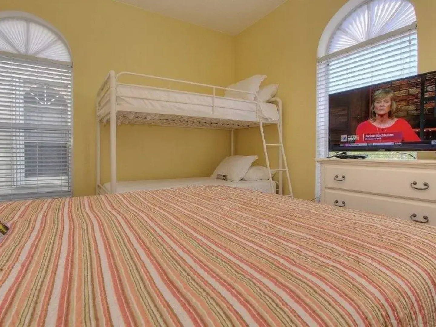 Mariner's Pointe 202 2 Br Cabin by RedAwning