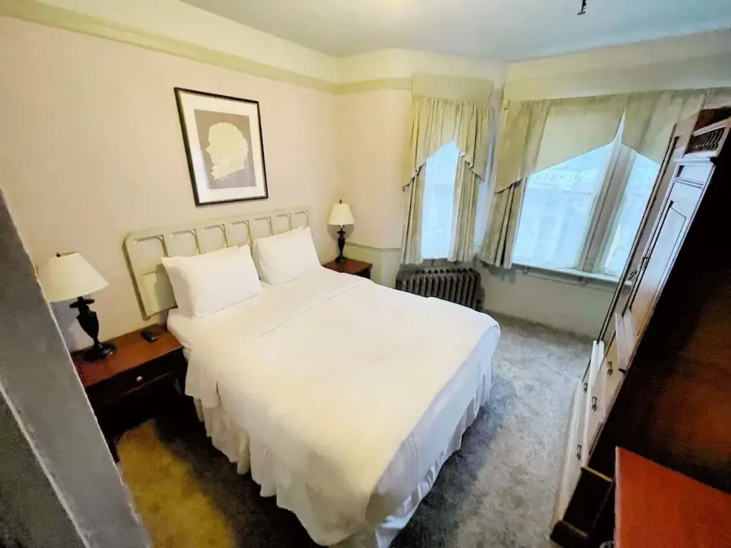 Alaskan Hotel and Bar