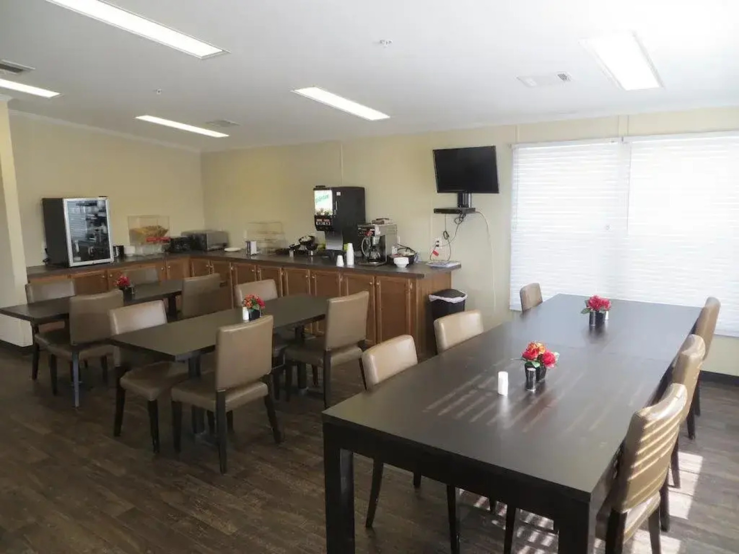 Shale Lodge Three Rivers