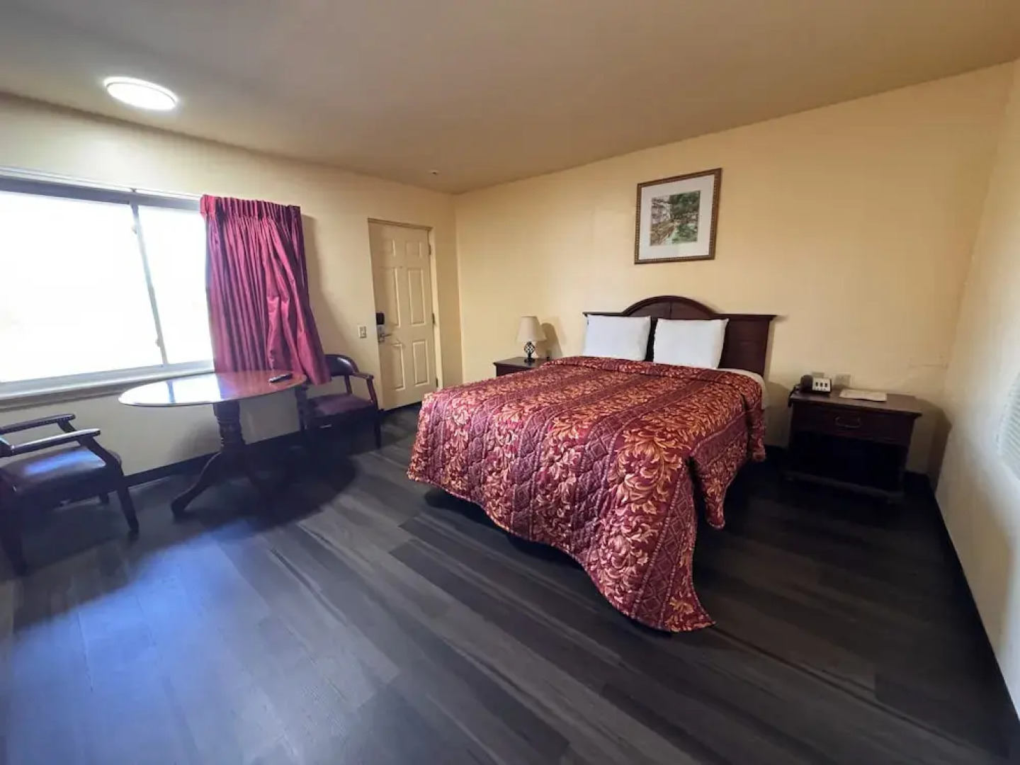 Whispering Pines by Hotel O Whitestone VA