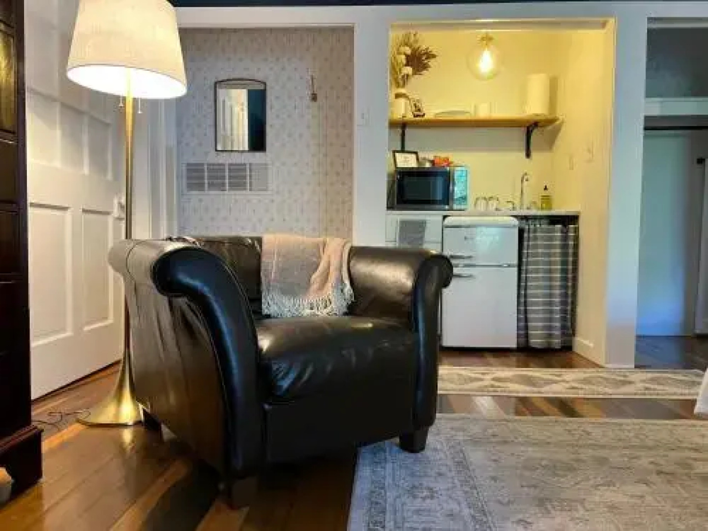 1823 Historic Rose Hill Inn