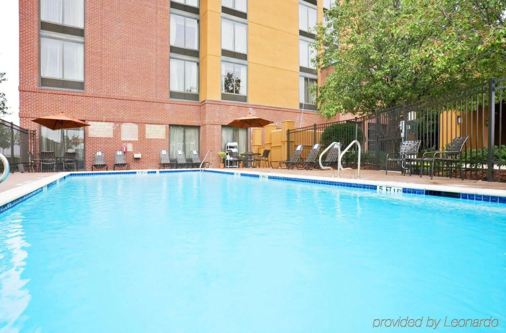 Holiday Inn Express & Suites Irving Conv Ctr - Las Colinas by IHG