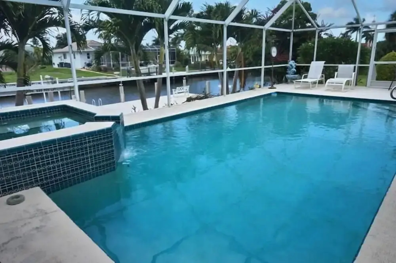 MANOR41 3 Bedroom Holiday Home by Marco Naples Vacation Homes