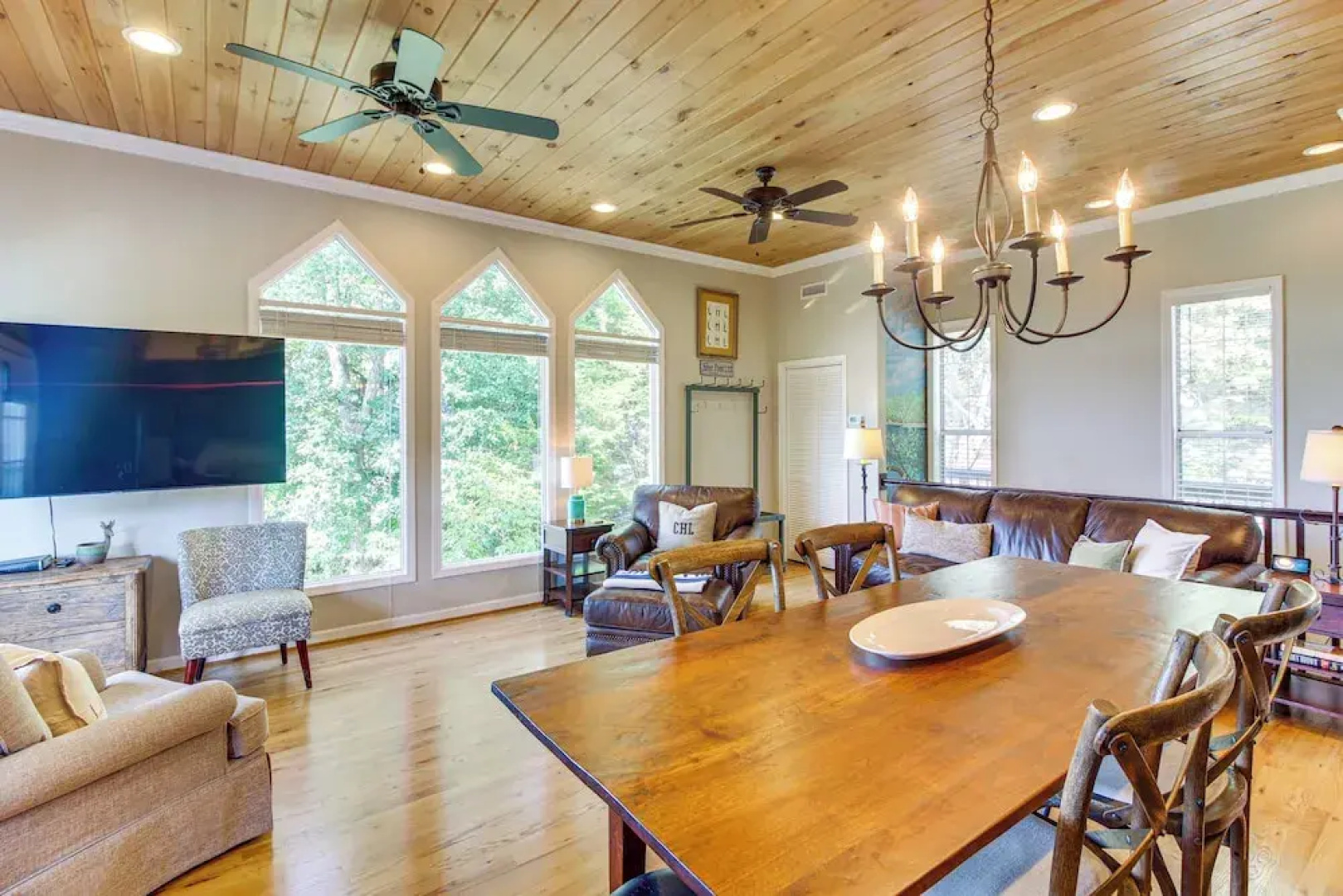 Walk to Marina: Center Hill Lake Family Home