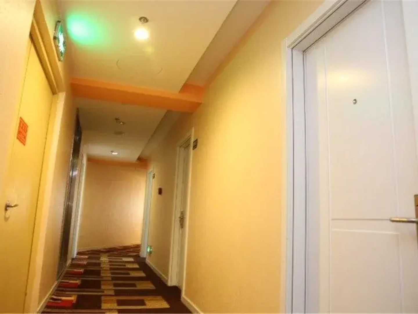 锐思特酒店(宜昌步行街店)