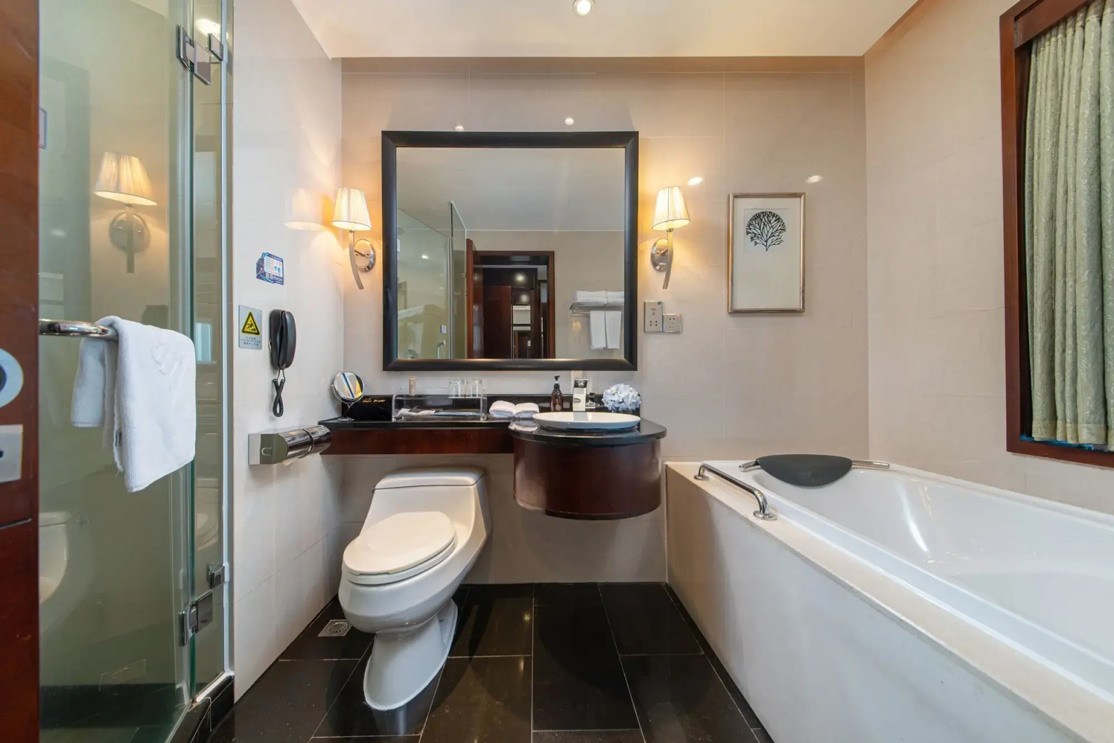 Binbei Yiho Hotel