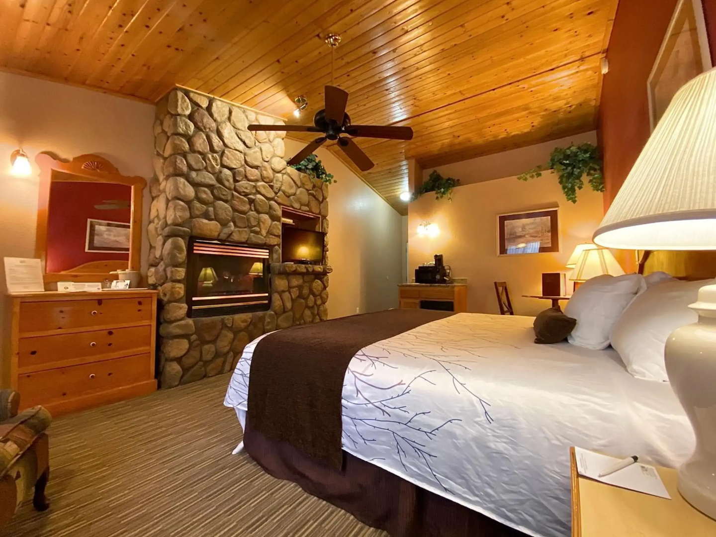 Majestic Mountain Inn