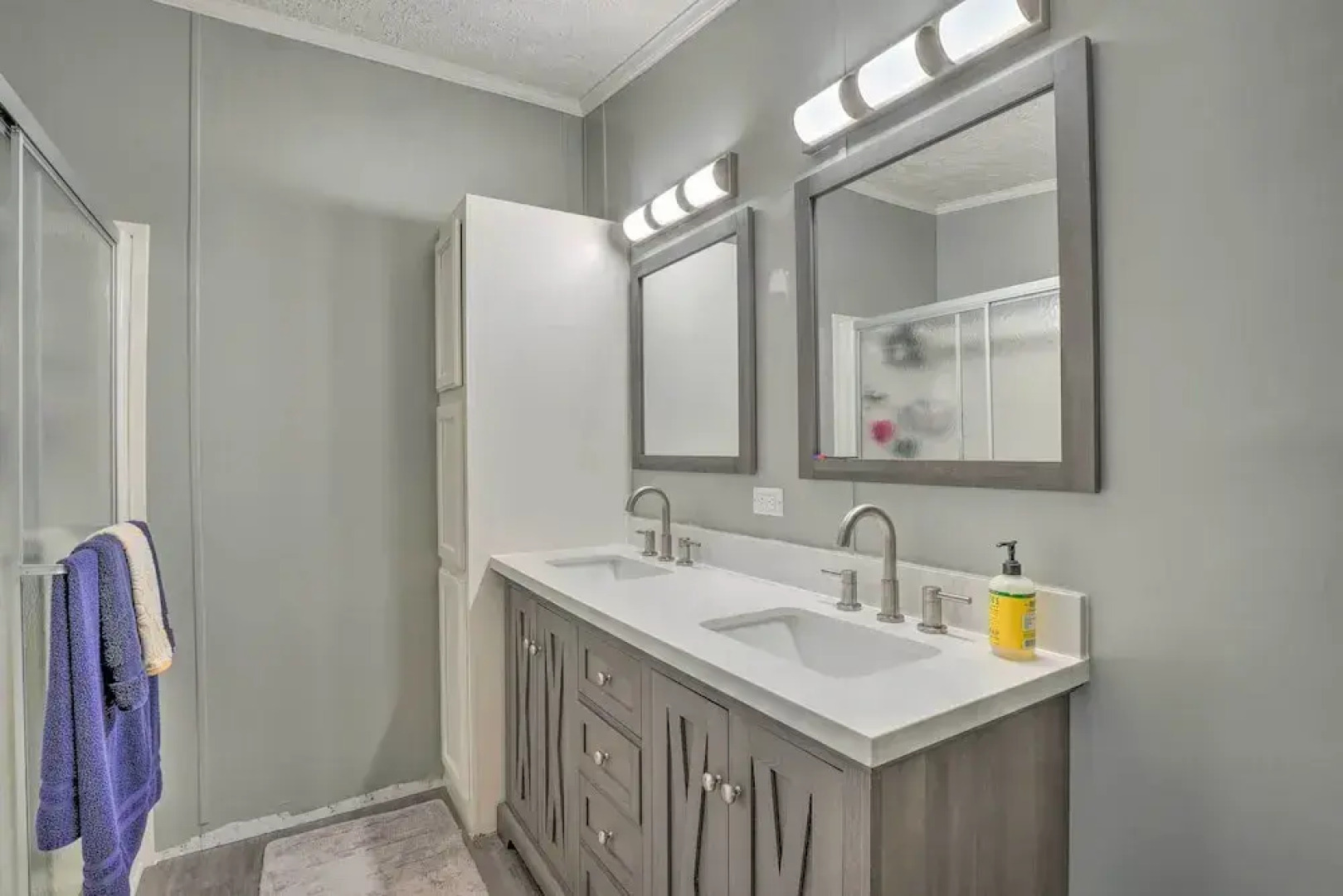 Noteworthy Cabin: Grill, Walk to Beaver Lake!