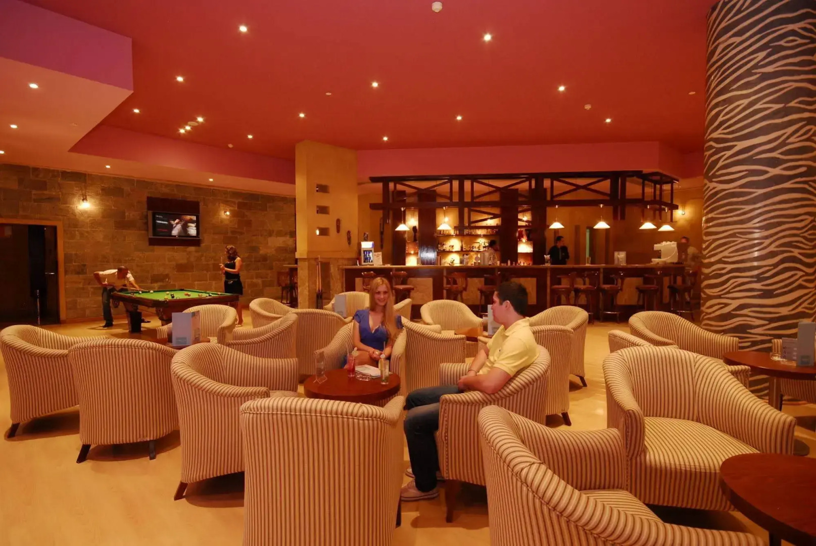 Курортный отель Amwaj Oyoun Resort & Casino