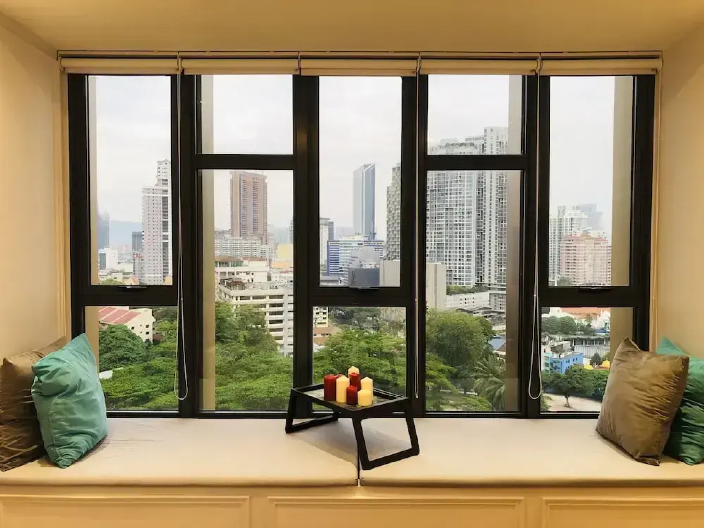 Ceylonz Suites by Roomy