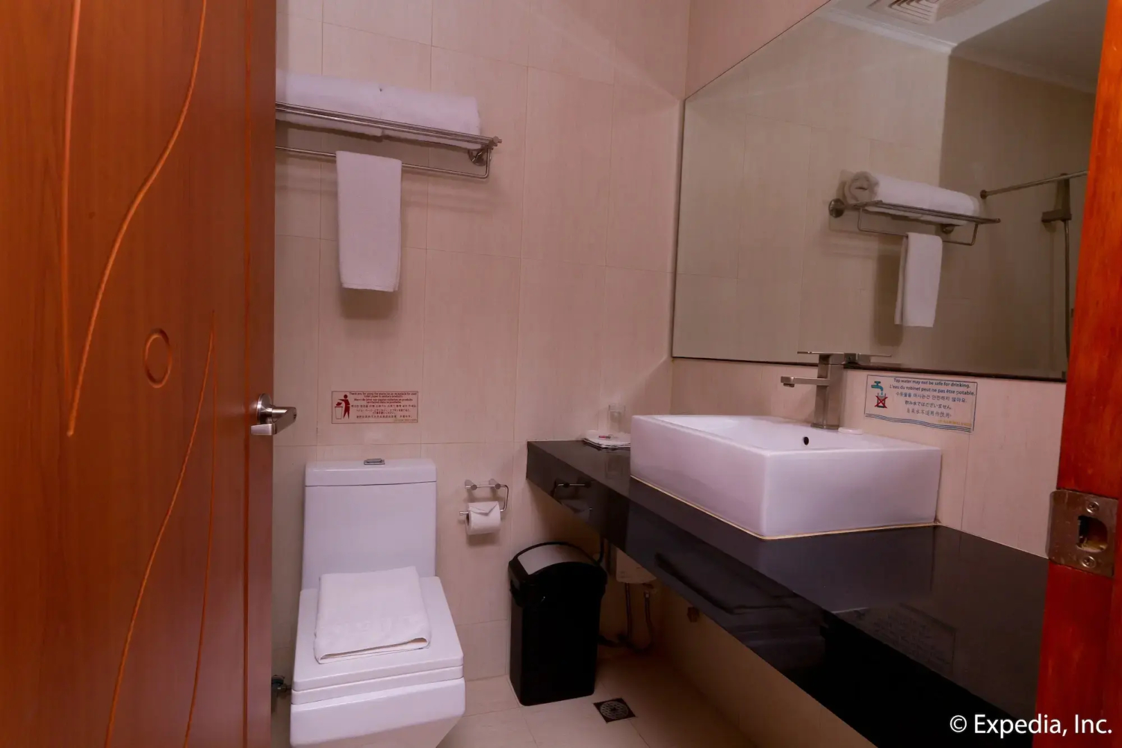 Allure Hotel & Suites