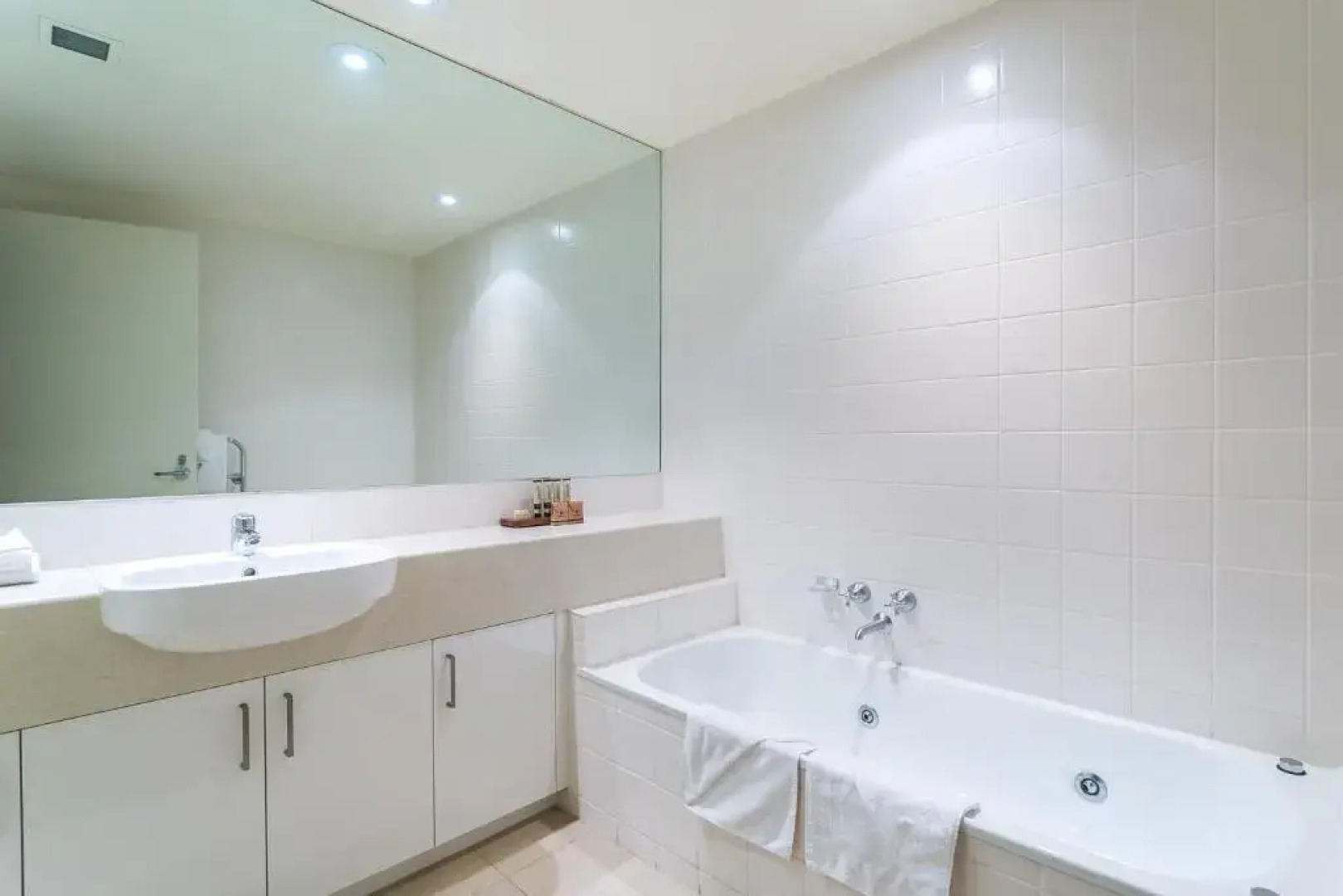 Portsea Village Resort