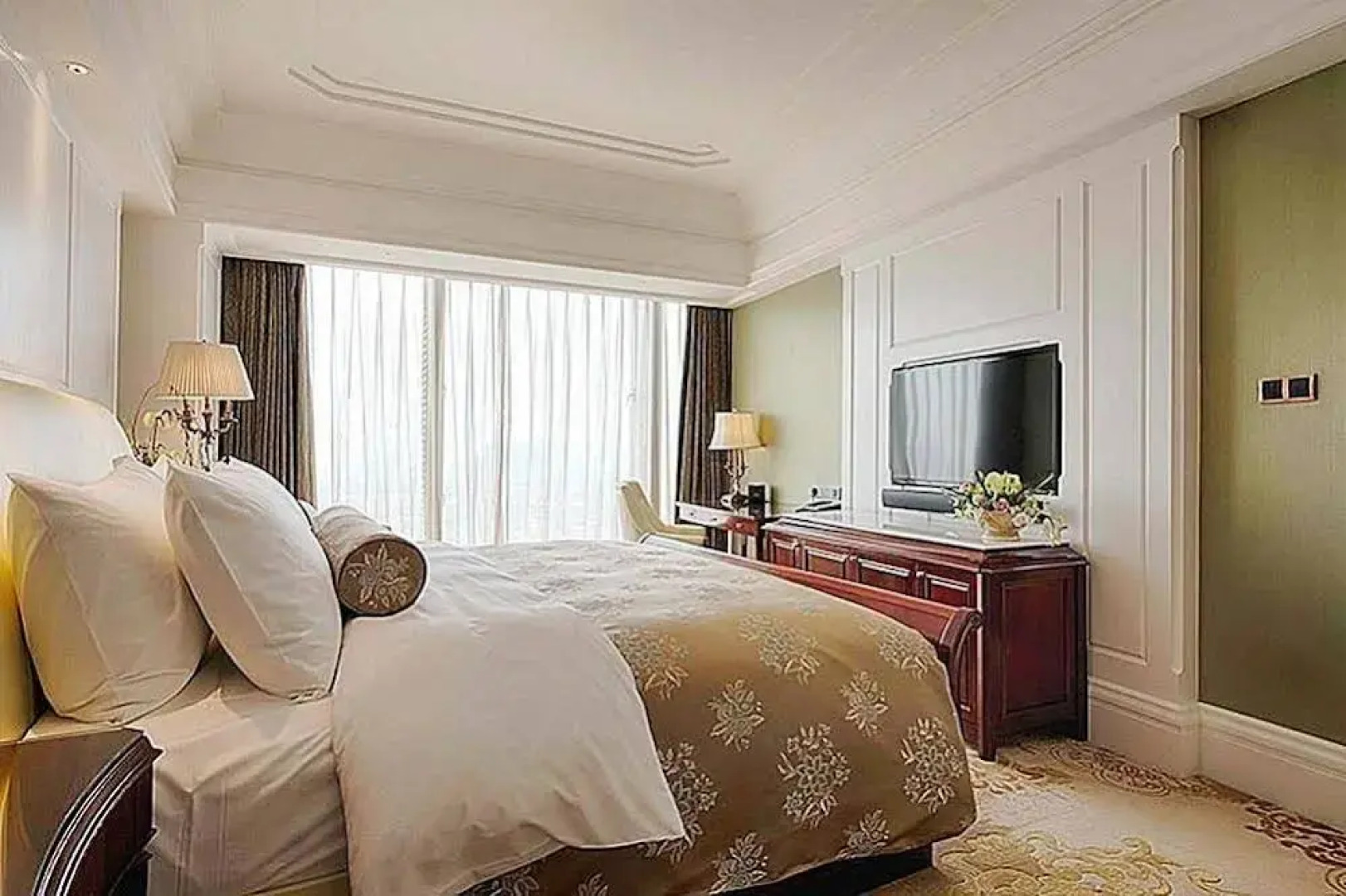 Galactic Classy International Hotel