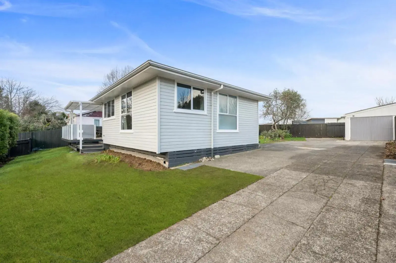Plum Tree Cottage - Turangi Holiday Home