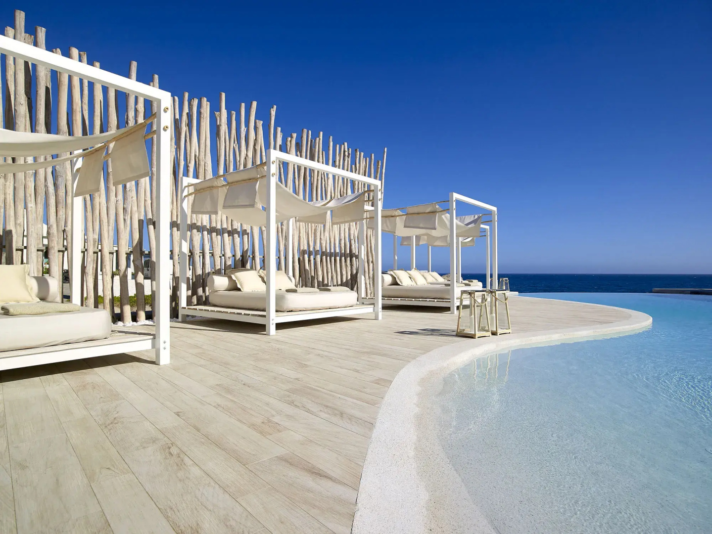 Artemis Seaside Resort