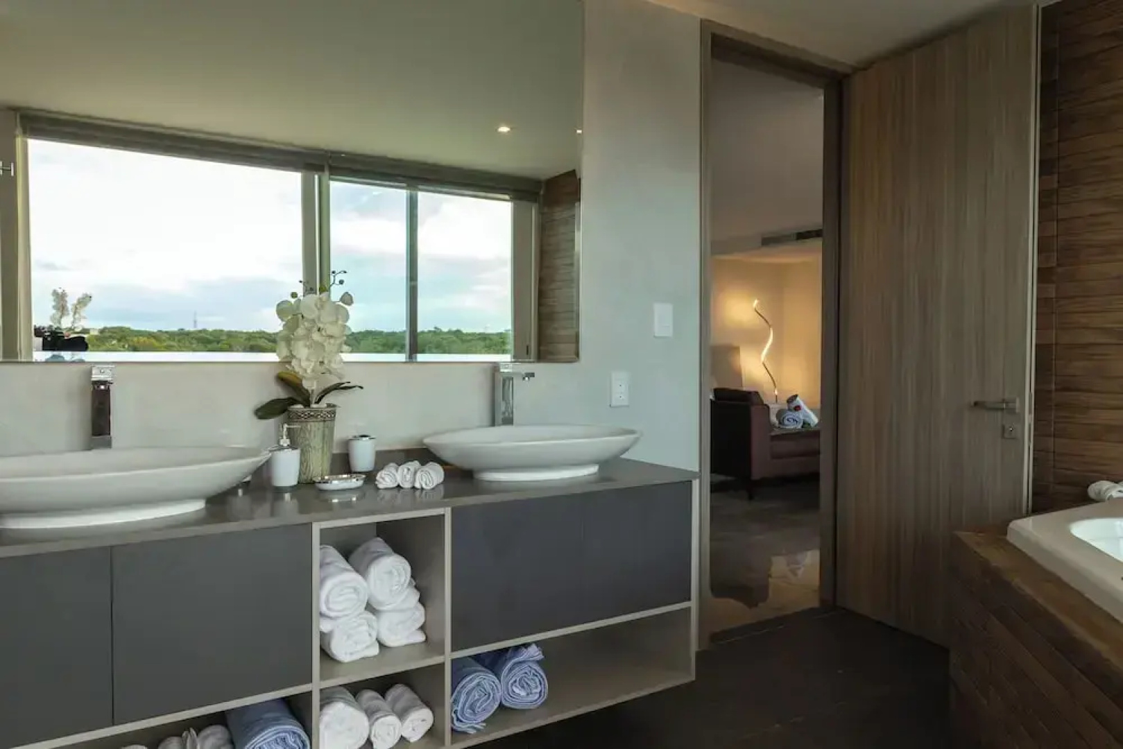 Amazing Top Floor Apartments BBQ Pool Sea View Jungle View