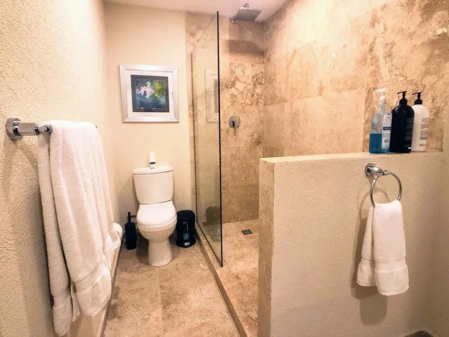 Lighthouse Look Apartments